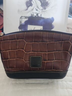 Dooney & Bourke Brown Croc-Embossed Leather Toiletry Pouch with Black Trim NWOT